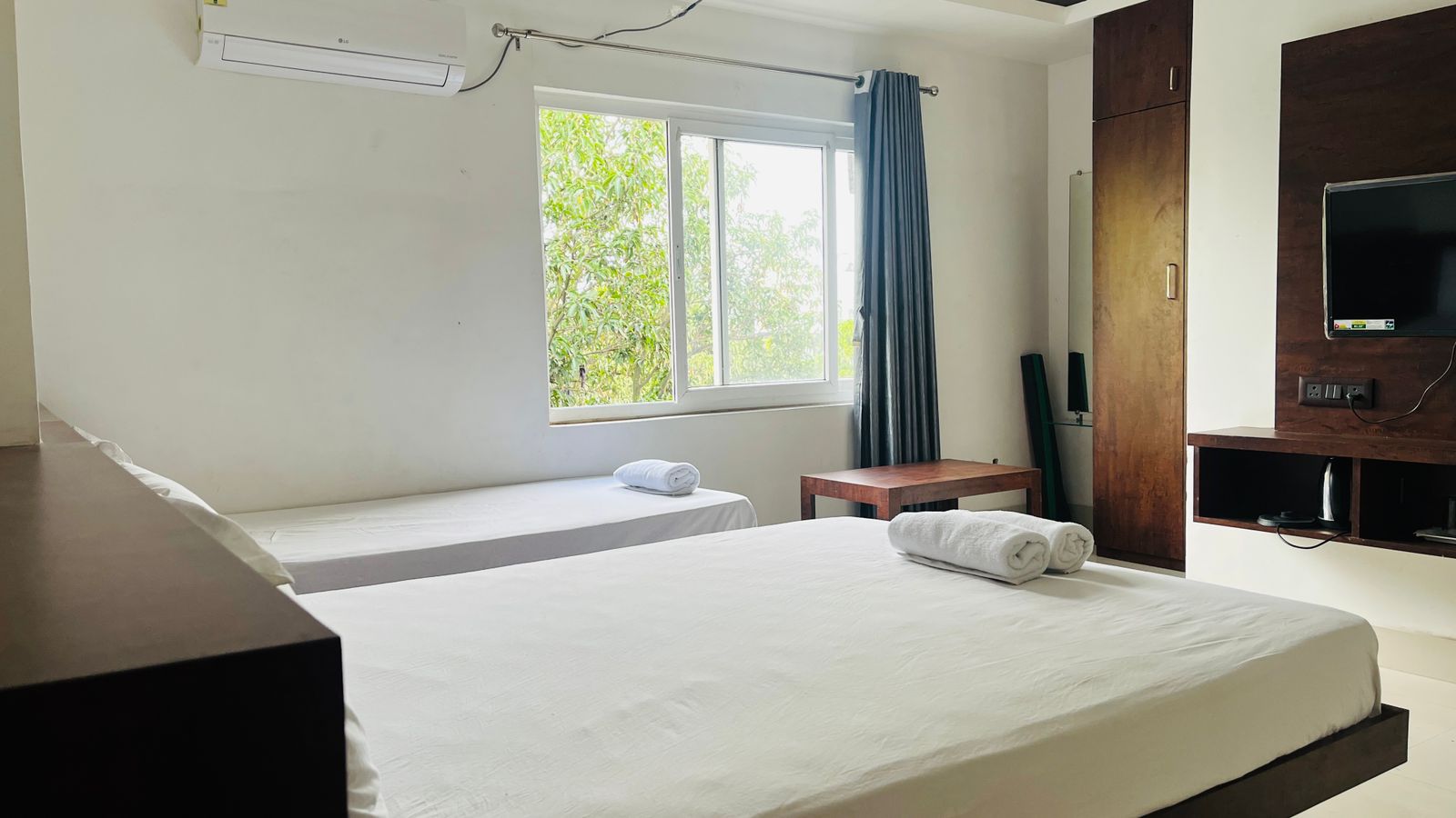 Triple Bed AC